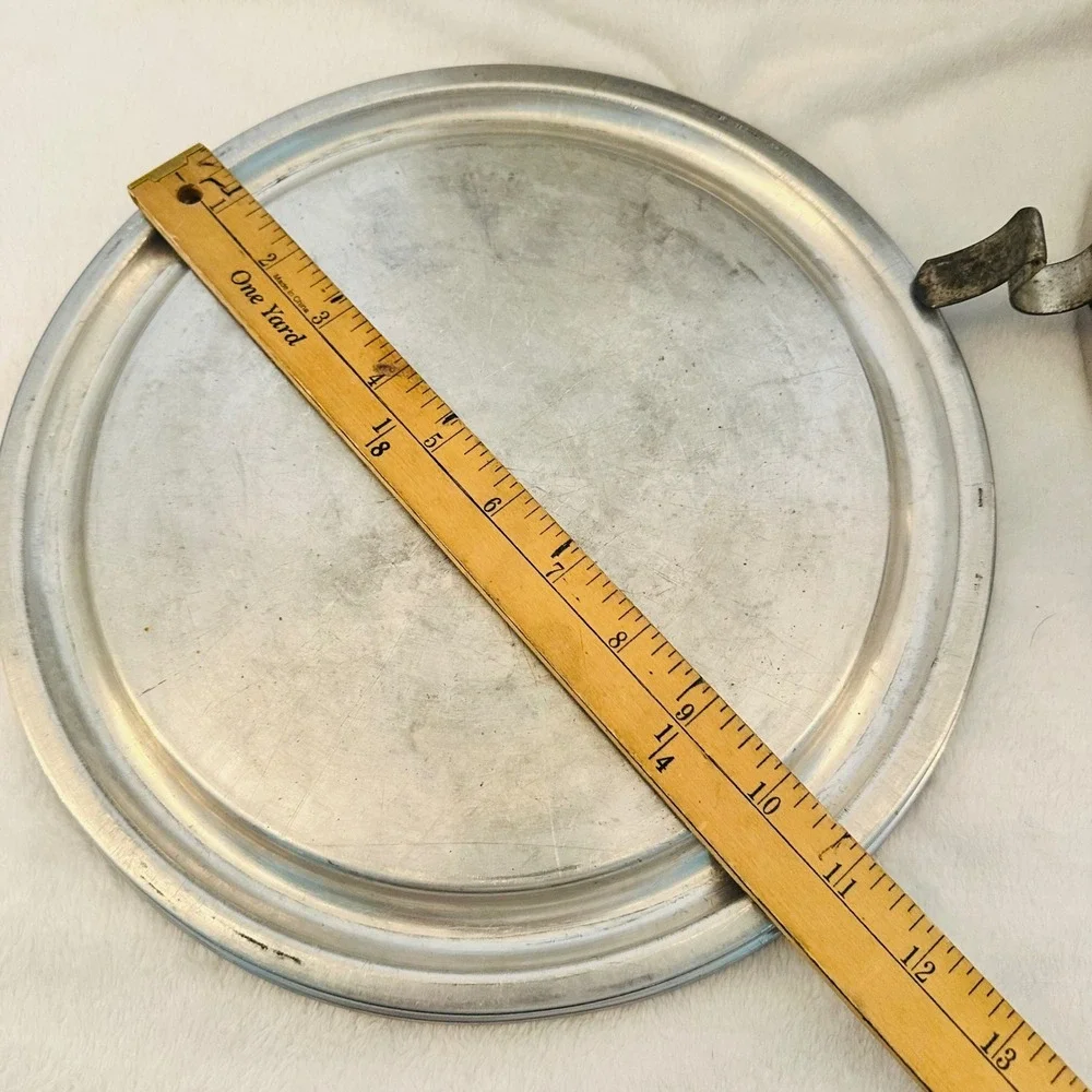Regal‎ Cake Saver Carrier Vintage Silver Good Aluminum Mid Century Locking Lid